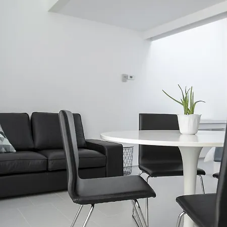 Brand New Ortiquattro Apartment *